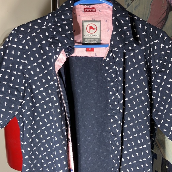 Fitted short sleeve button down size:M - Picture 2 of 3